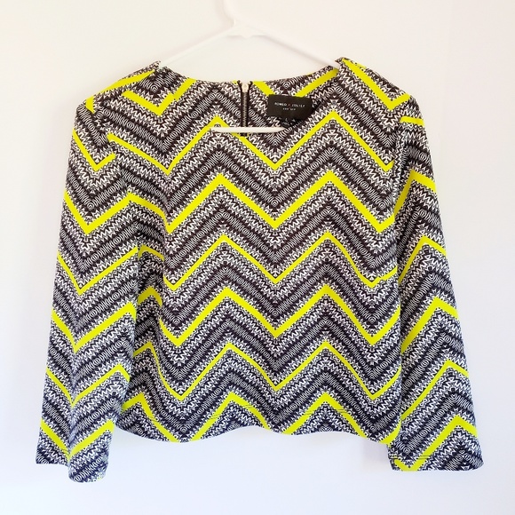 Romeo + Juliet Couture Chevron Cropped Top L - Picture 3 of 5